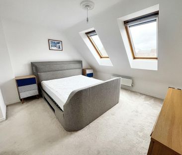 3 bedroom terraced house to rent - Photo 2