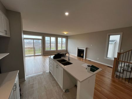 For Lease - 1405 Demers Avenue, Kingston, Ontario - Photo 4