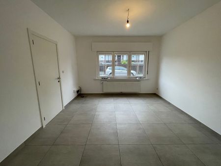 LEDE - Ruime, gerenoveerde woning met tuin. - Photo 2