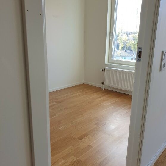 Småbrukets backe 64 - Foto 1