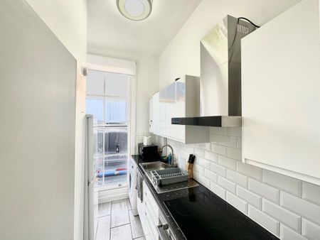 2 bedroom flat to rent - Photo 3