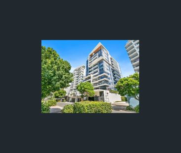 Fully Furnished Coastal Apartment – Prime Mooloolaba Location - Photo 2