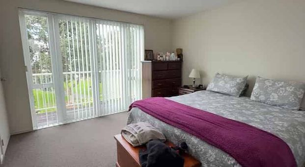 Well maintained 3-Bed Townhouse + Double Garage - Photo 1