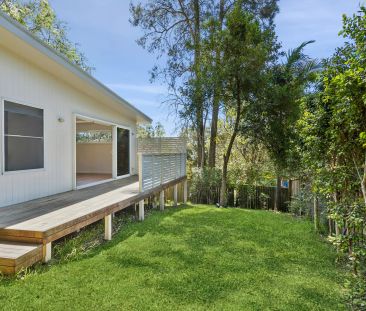 Stylish, Light-Filled Garden Flat in the Heart of Elanora Heights -... - Photo 5