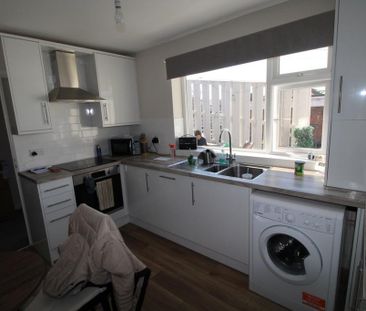 2 bedroom maisonette to rent - Photo 3