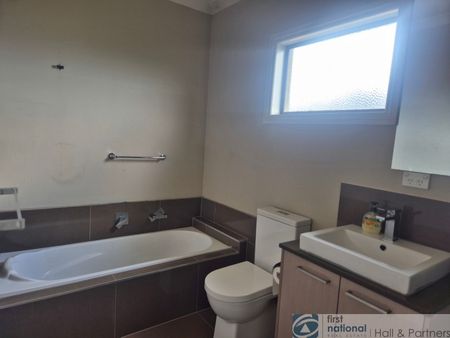 Modern Townhouse - Photo 5