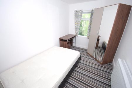 3 bedroom apartment to rent - Photo 3