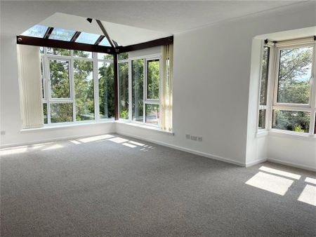 4 bedroom detached house to rent - Photo 2