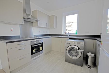 2 bedroom flat to rent - Photo 4