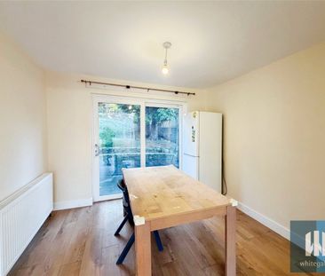 Springwood Hall Gardens, Springwood, Huddersfield, HD1 - Photo 3