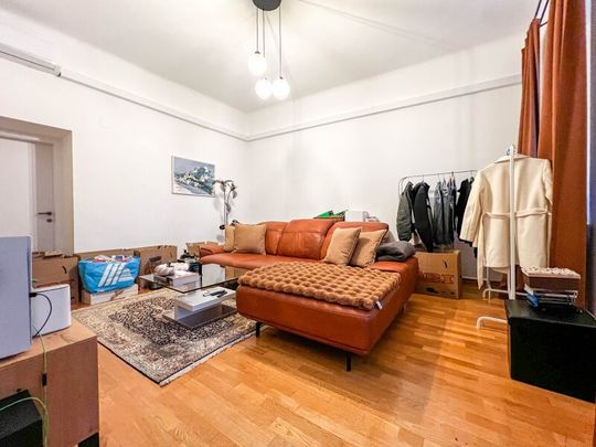 Altbau-Eleganz: 3 stilvolle Zimmer mit neuer Küche und Traumbad in Penzing - Foto 1