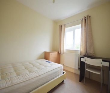 3 Bedroom Semi Detached To Let - Photo 4