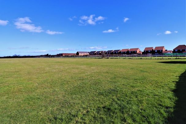 4 bedroom detached house to rent - Photo 1