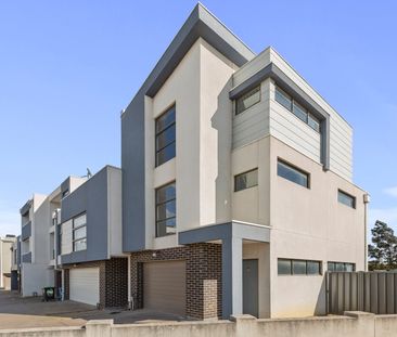 35/79-89 Lancefield Drive, Caroline Springs VIC 3023 - Photo 6