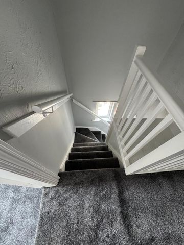 Newly refurbished 3 bed property - 14 Scarsdale Street - Photo 3