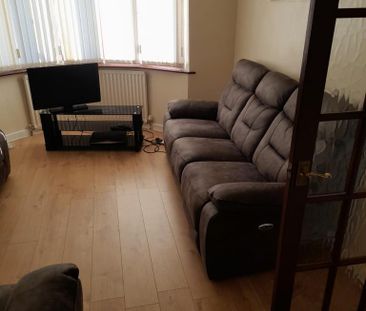 1 bedroom in a house share to rent - Photo 1