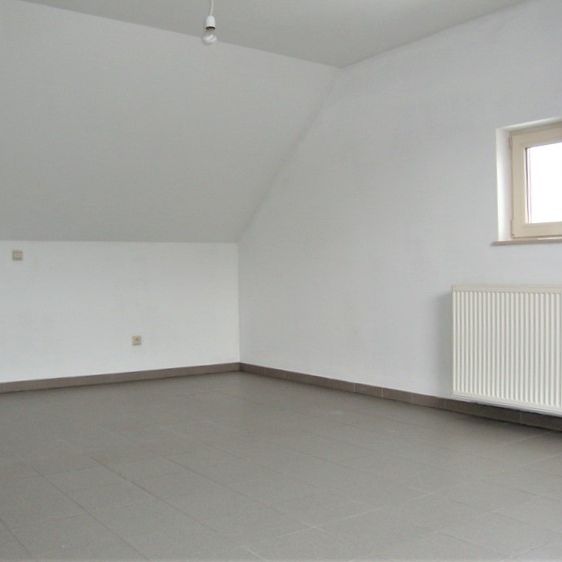 ruim duplex-appartement met groot terras en 2 slaapkamers. - Photo 1