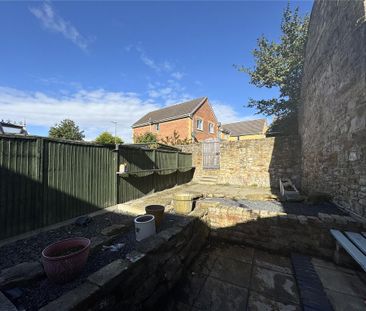 2 bedroom terraced house to rent - Photo 4