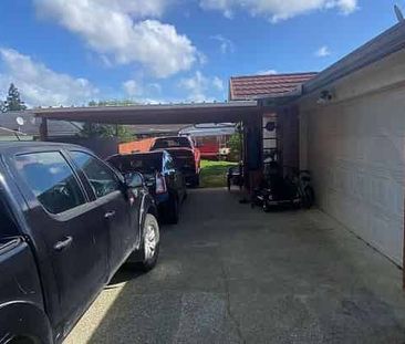 Charming 4BR Home in Pukekohe! - Photo 3