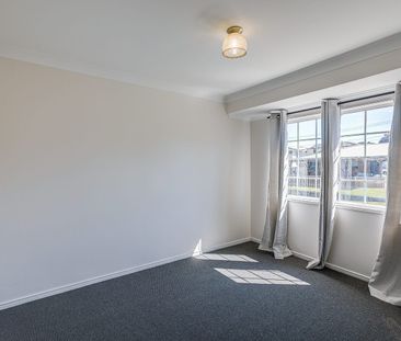 3 Bedroom Townhouse for Rent in Springwood– Hidden Gem! - Photo 5