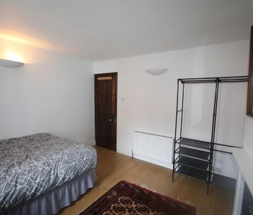 2 bedroom end of terrace house to rent - Photo 1