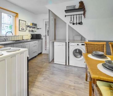 2 bedroom semi-detached house to rent - Photo 6