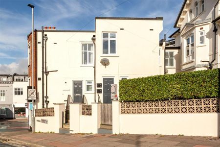 3 bedroom apartment to rent - Photo 4