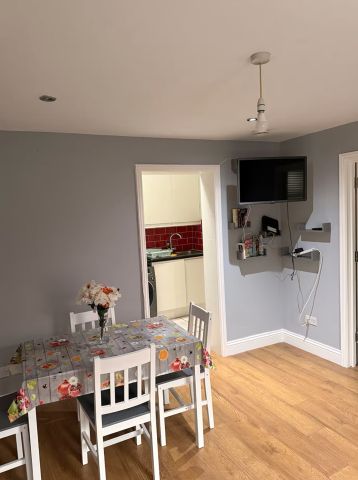 1 Bed Flat, Forest Road, E17 - Photo 2