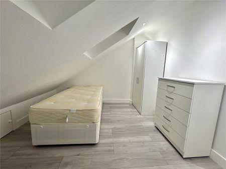 4 bedroom terraced house to rent - Photo 2