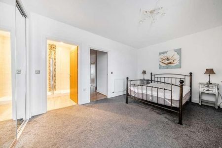 Arethusa House, Gunwharf Quays, Portsmouth, PO1 - Photo 4