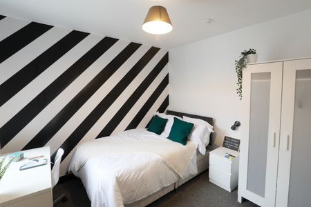 Room in a Shared House, Romer Road, L6 - Photo 4