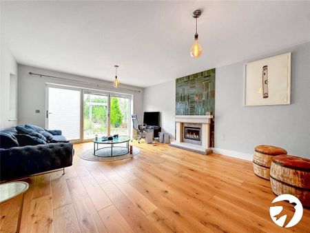 5 bedroom detached house to rent - Photo 2