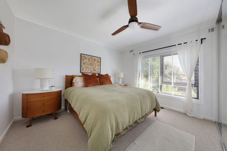 32 Almurta Rd, Bentleigh East VIC 3165 - House For Rent | Domain - Photo 2