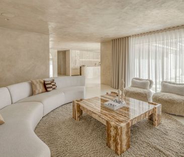 Furnished - Experience the Extraordinary: A Bold Showcase of Custom... - Photo 2