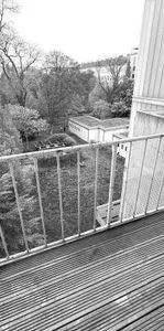 Sanierte Wohnung mit 3 Zimmern und hofseitigem Balkon - Photo 1