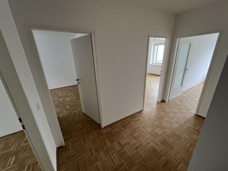 Blick ins Grüne, 3-Raum-Wohnung mit Balkon und Tiefgarage - Siemensstraße 46/10 - Photo 2