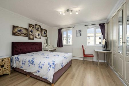 4 bedroom semi-detached house to rent - Photo 4