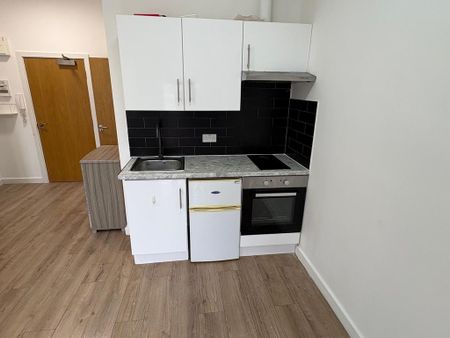 Studio to rent - Photo 5