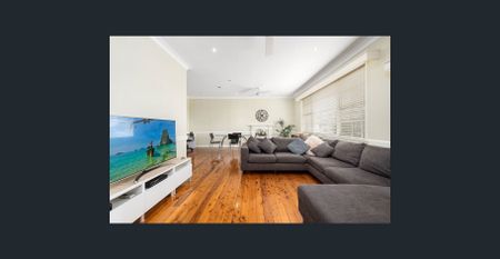 Beautifully Presented Home in Sought-After Elizabeth Macarthur Estate - Photo 2