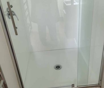 1 Bedroom & Ensuite - Hillcrest - Photo 5