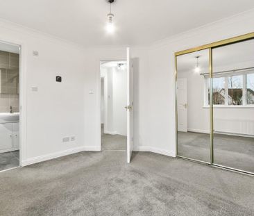 3 bedroom detached house to rent - Photo 5