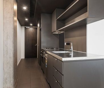 Stylish Ground-Floor Apartment with Private Garden Terrace - Photo 6