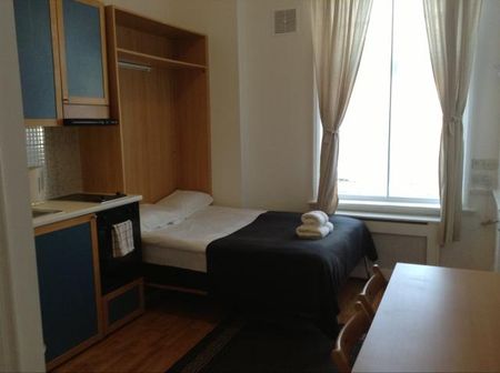 BILLS INCLUDED -Modern Studio Apartment with Garden Access in the heart of Hammersmith, London W6 - Photo 2