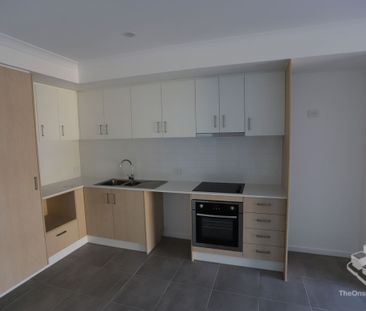 A new home with swiming pool & BBQ, 100m from Nudgee Railway Statio... - Photo 5