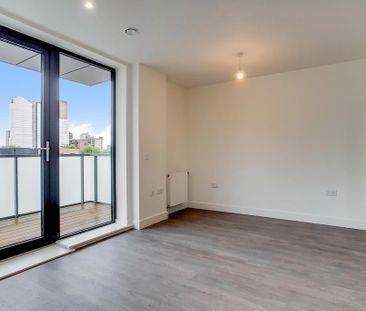 Studio to rent - Photo 2