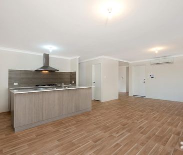 Stylish Family Home - Photo 2