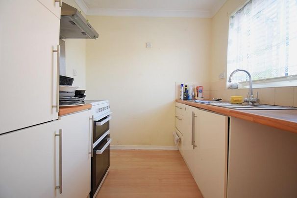 2 bedroom end of terrace house to rent - Photo 1