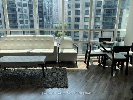 For Lease - 30 Grand Trunk Crescent Unit# 811, Toronto, Ontario - Photo 2