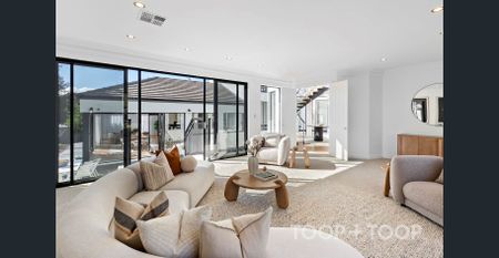 Luxury 5 bedroom home in Wattle Park - Photo 2