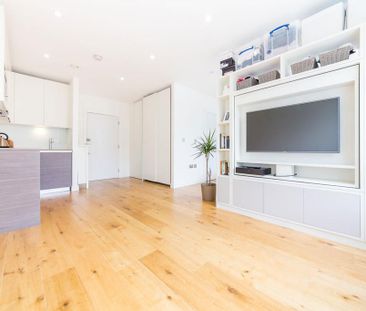 Studio to rent - Photo 1